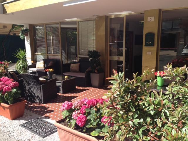 Hotel Mirella ริมินี ภายนอก รูปภาพ
