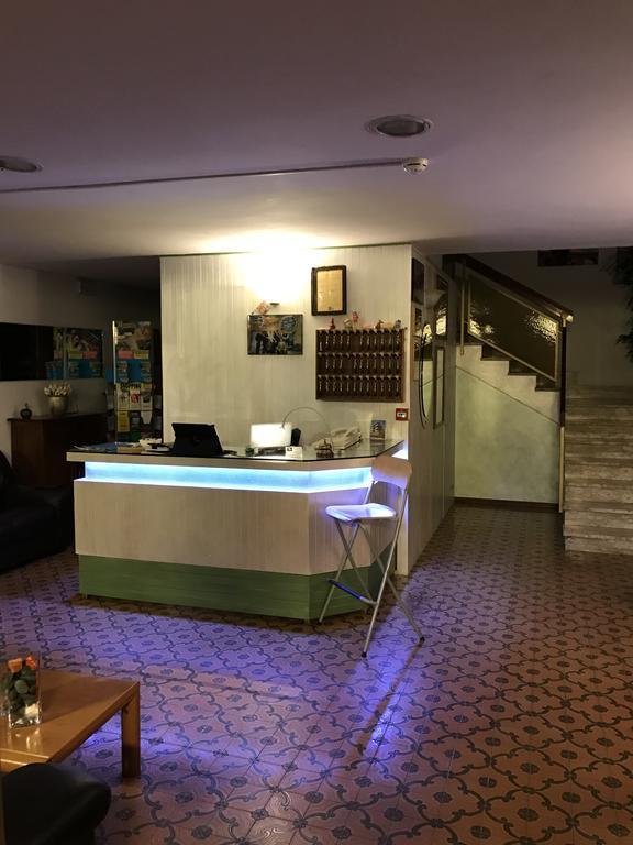 Hotel Mirella ริมินี ภายนอก รูปภาพ
