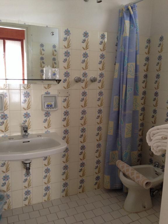 Hotel Mirella ริมินี ภายนอก รูปภาพ